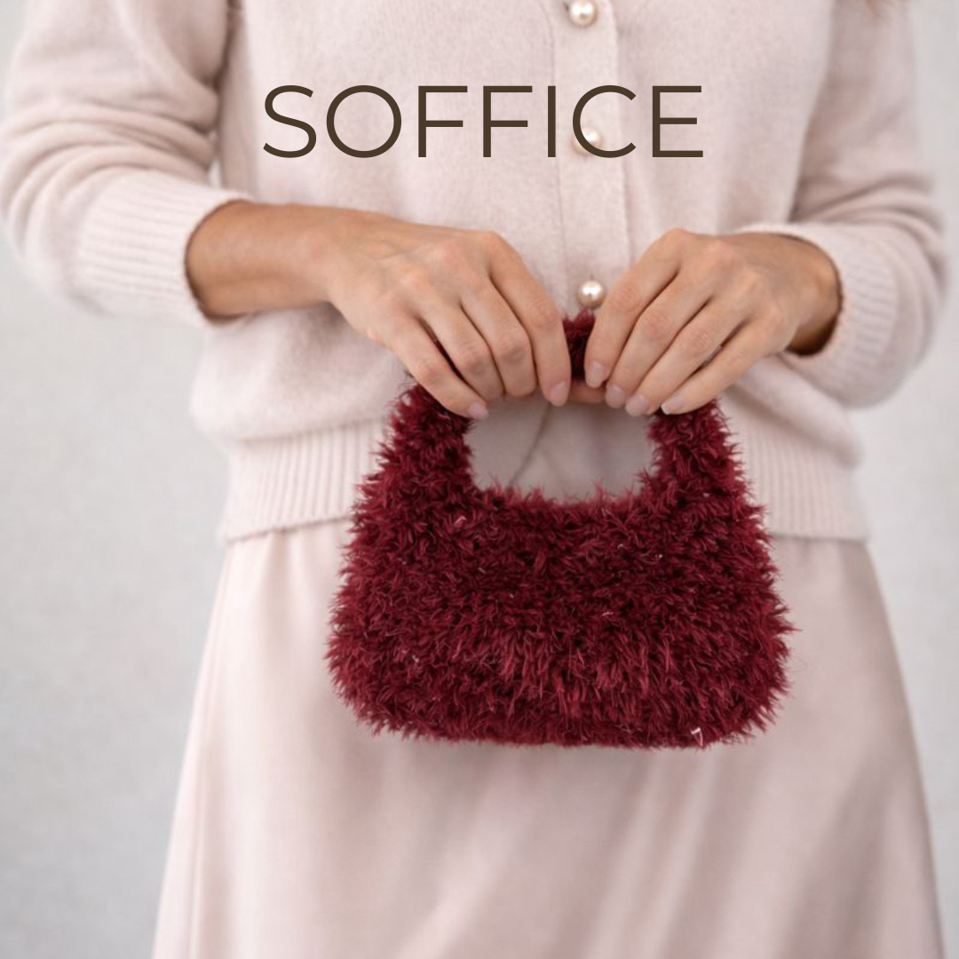 Borsa uncinetto bordeaux con effetto peluche, tenuta a mano – Collezione Soffice CKI Bags