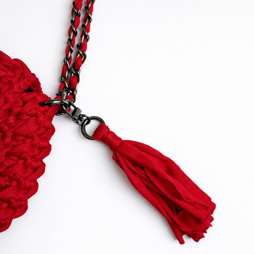 borsa uncinetto elegante Ella rossa dettaglio nappa e catena intrecciata