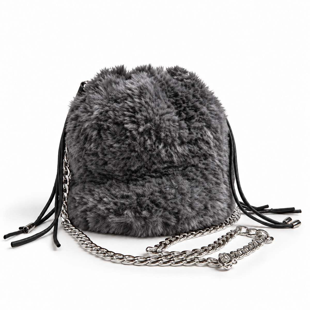 Borsa Astrid nella variante grigia, con texture soffice in filato Fur, chiusura a coulisse e catena argentata.