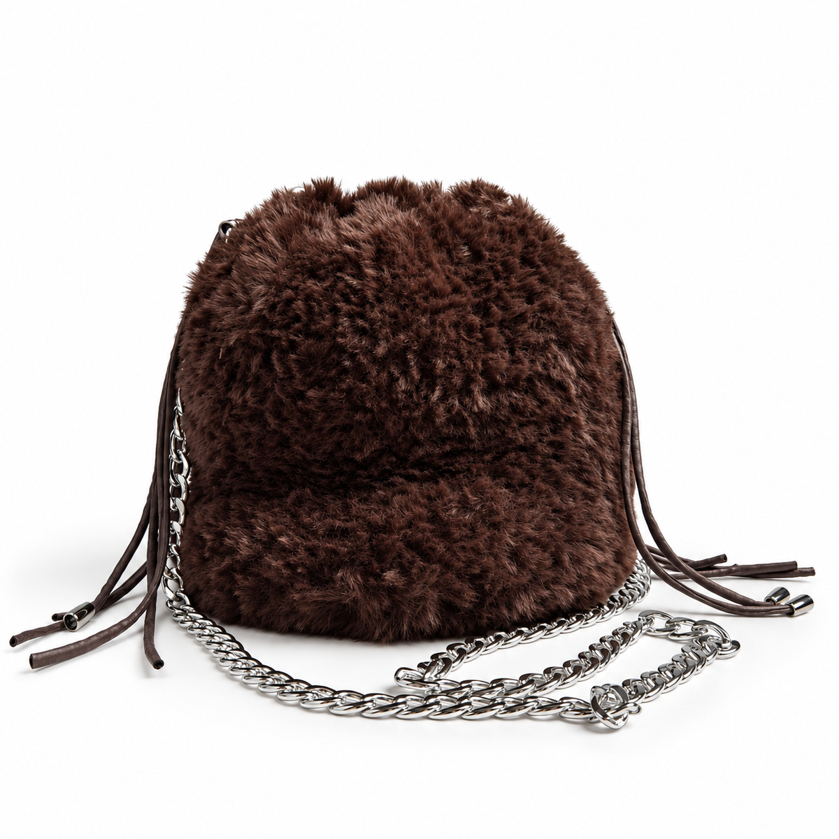Borsa Astrid a secchiello in filato Fur marrone ed ecopelle, con chiusura a coulisse e catena argentata.