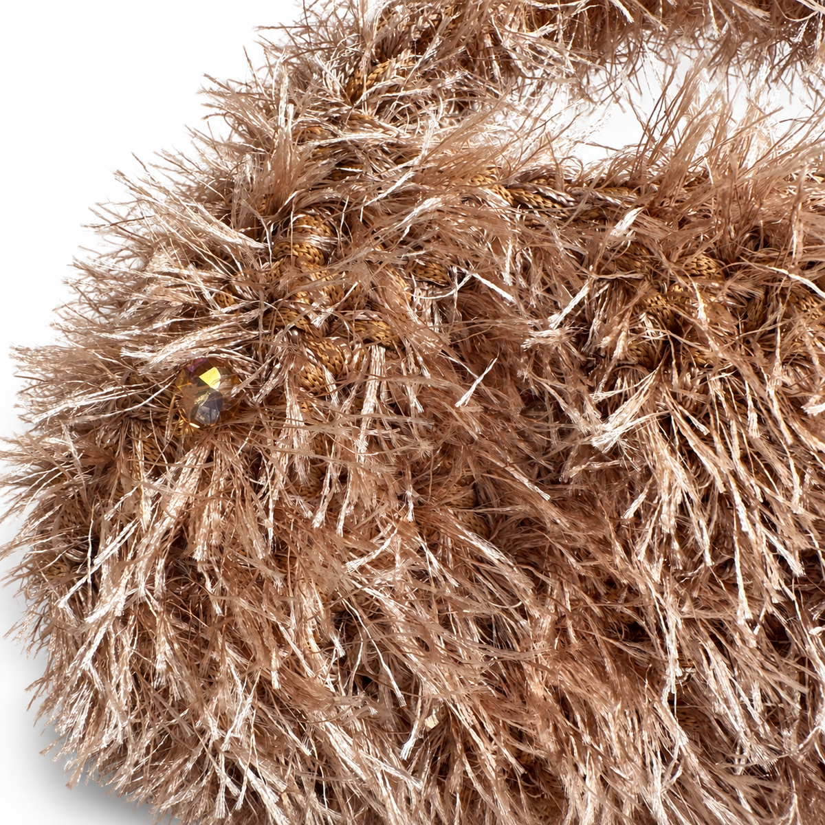 Dettaglio della texture Fur e dei cristalli della borsa Egle Caramello