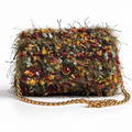 Elettra borsa a spalla all’uncinetto multicolore con cabochon rosso e catena dorata