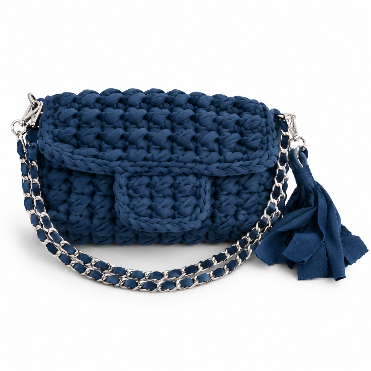 Ella Mini Bag crochet blu con tracolla a catena e nappina