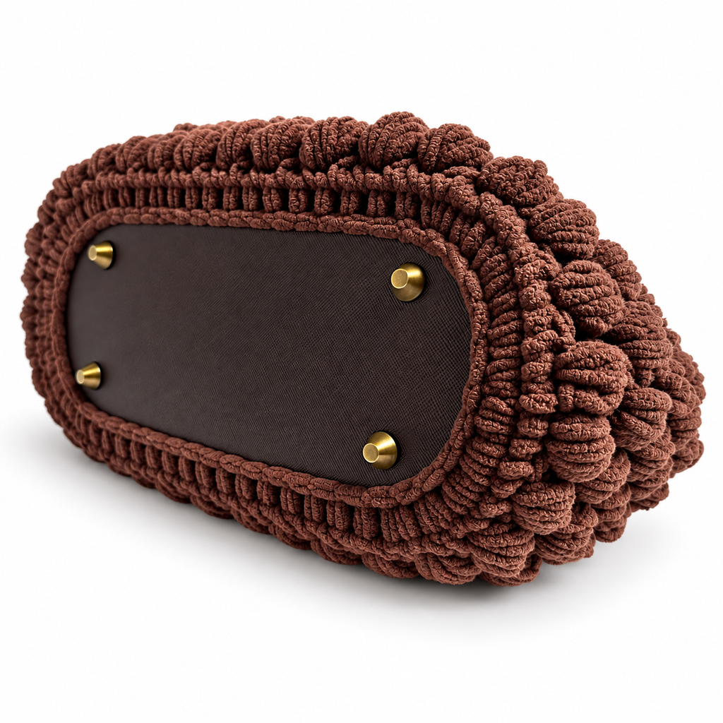 Fondo rigido della clutch all’uncinetto Mia