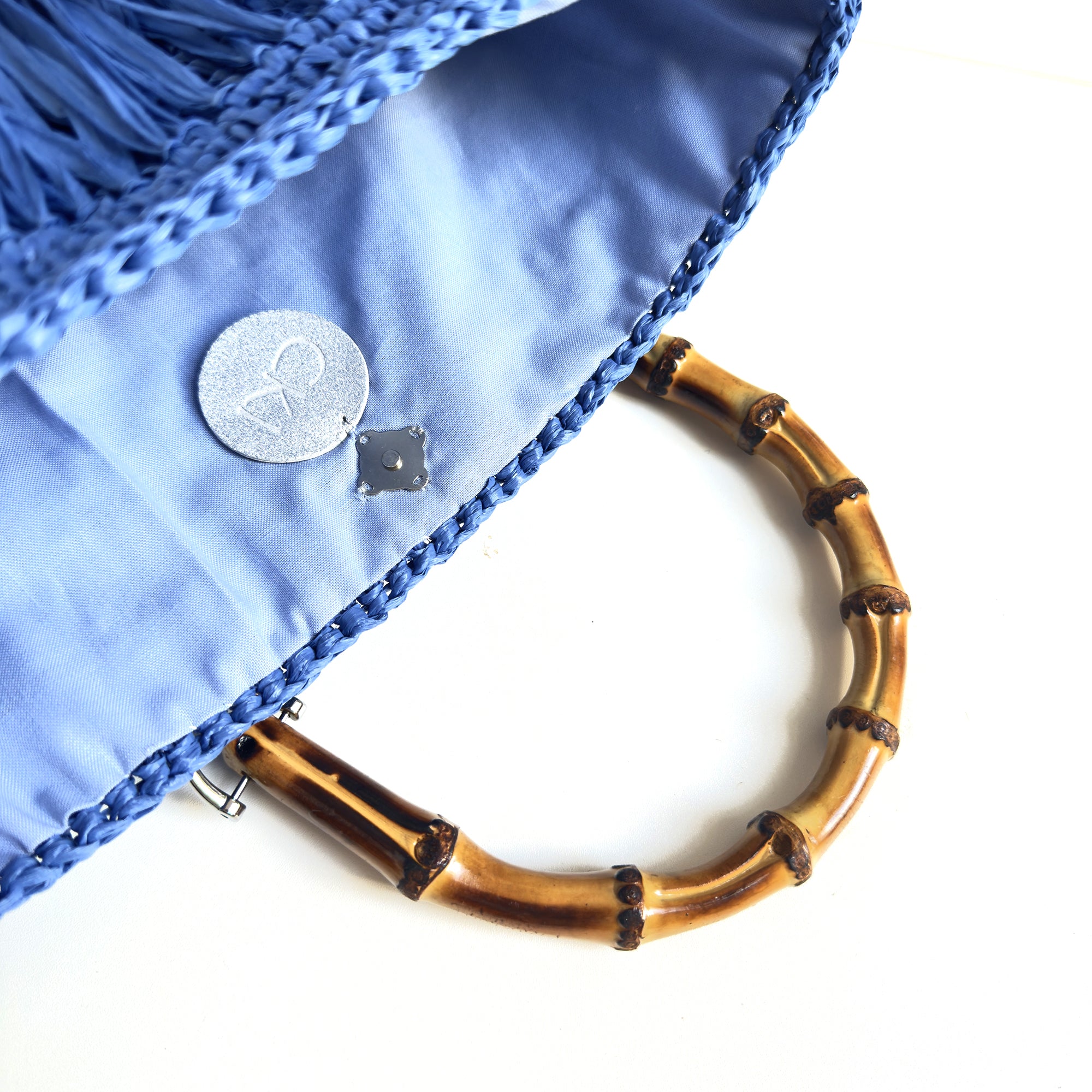 borsa rafia con frange dettaglio interno e logo ckibags